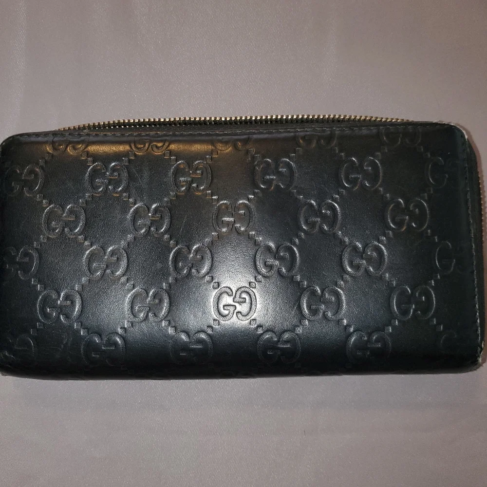 Gucci Black Gucci Signature Zip Wallet - Picture 3 of 16